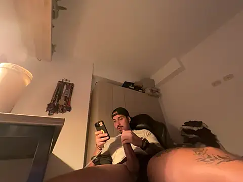 Luchonaked online show from 04-25-26, 05:21