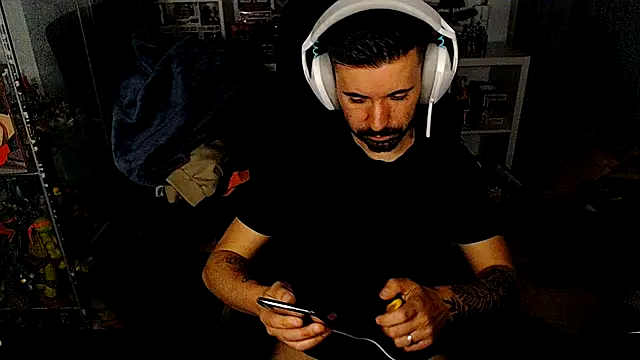 chiquitoconsecreto online show from 04-23-26, 03:08