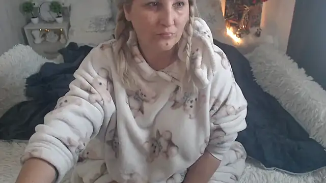 Divineblond online show from 02-25-26, 12:26