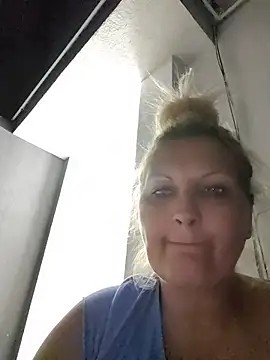 Divineblond online show from 06-17-26, 07:37
