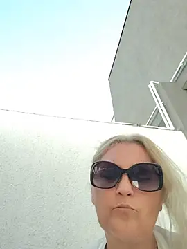Divineblond online show from 07-10-26, 06:10