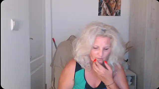 Divineblond online show from 07-23-26, 01:58