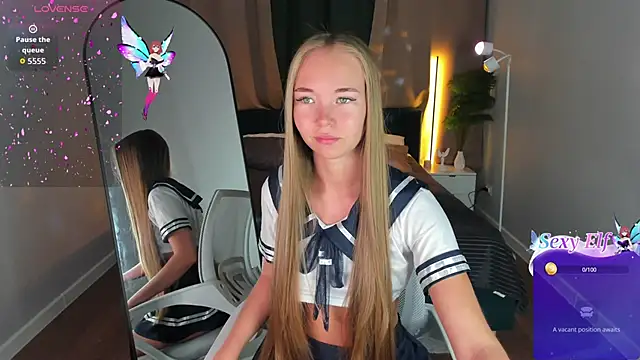 Milana Sorrento online show from 06-19-26, 12:15