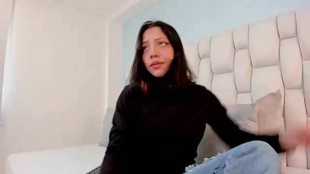 Snapshot of vayra_moon chatting on 06-03-26, 04:45 vayra moon online show from 06-03-26, 04:45