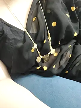 Snapshot of Call_Honey chatting on 06-11-26, 02:59 Call Honey online show from 06-11-26, 02:59
