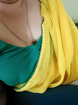 Snapshot of Call_Honey chatting on 06-14-26, 06:04 Call Honey online show from 06-14-26, 06:04