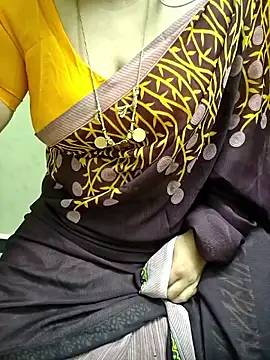 Snapshot of Call_Honey chatting on 06-17-26, 03:13 Call Honey online show from 06-17-26, 03:13