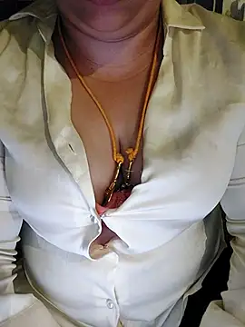 Snapshot of Call_Honey chatting on 06-25-26, 06:12 Call Honey online show from 06-25-26, 06:12