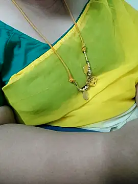 Snapshot of Call_Honey chatting on 06-27-26, 02:34 Call Honey online show from 06-27-26, 02:34