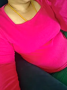 Snapshot of Call_Honey chatting on 06-28-26, 04:40 Call Honey online show from 06-28-26, 04:40