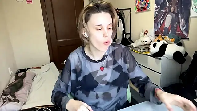 Queen moments  online show from 04-23-26, 10:14