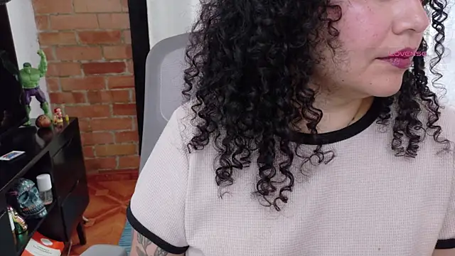 Snapshot of MissBronte chatting on 05-23-26, 03:49 MissBronte online show from 05-23-26, 03:49