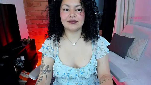 Snapshot of MissBronte chatting on 05-28-26, 01:25 MissBronte online show from 05-28-26, 01:25