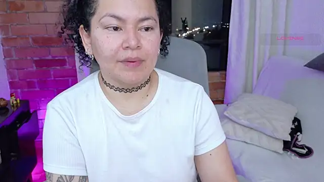 Snapshot of MissBronte chatting on 06-03-26, 02:47 MissBronte online show from 06-03-26, 02:47
