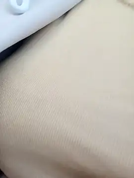 Melari online show from 04-28-26, 03:33