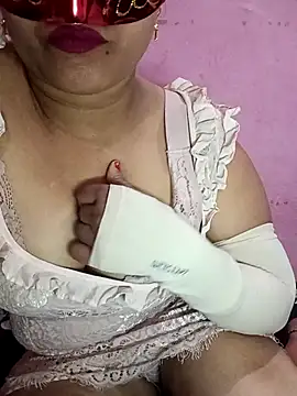 Coolbutterfly online show from 04-24-26, 07:27