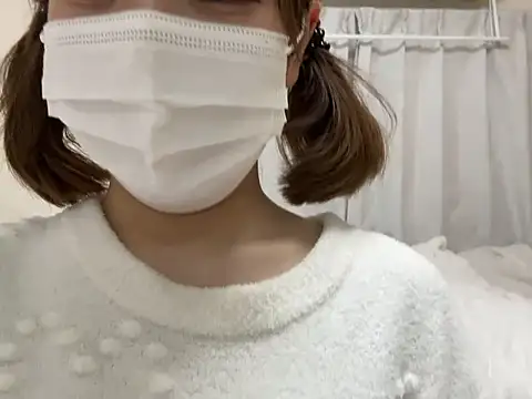 hiyo vv  online show from 04-25-26, 12:41