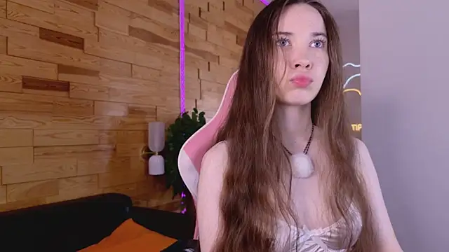 LilaMccoy online show from 07-03-26, 06:20