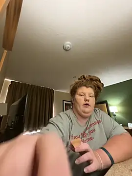 Strawberry256123 online show from 04-27-26, 06:17