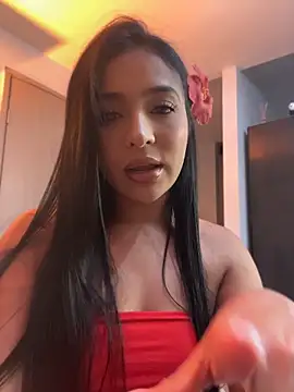 Snapshot of Mariam_Cole chatting on 05-21-26, 11:56 Mariam Cole online show from 05-21-26, 11:56
