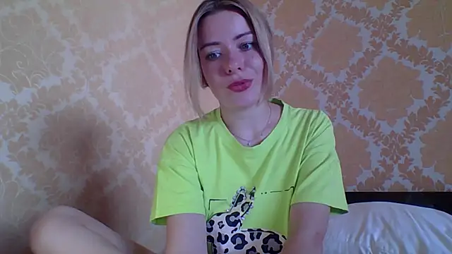 Softy Aura  online show from 06-30-26, 01:23