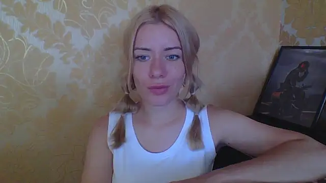 Softy Aura  online show from 07-14-26, 01:39
