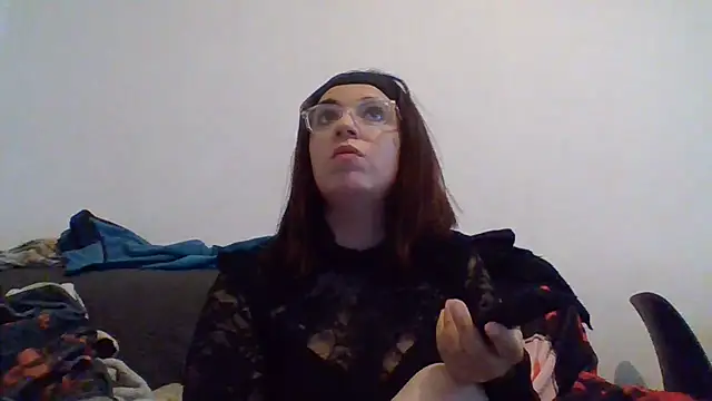 miss16 online show from 05-18-26, 12:00