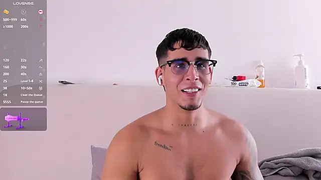 Iamcamilo   online show from 04-30-26, 08:04