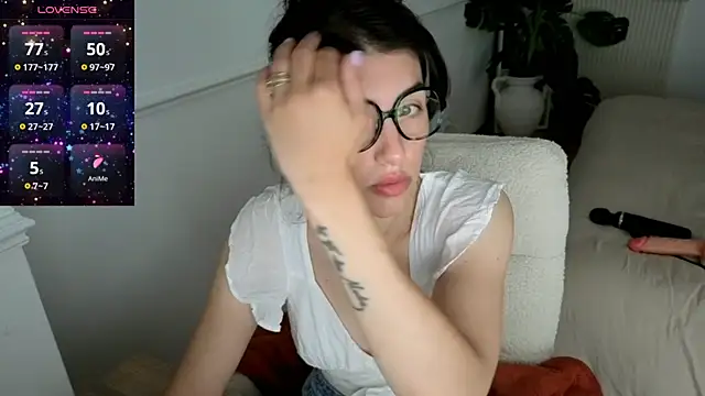 charlieangella online show from 05-05-26, 06:43