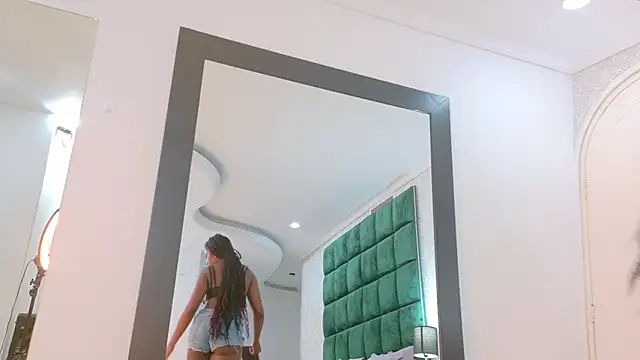 Elektradoll1 online show from 05-19-26, 12:00