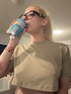 Badlilfantasy online show from 04-27-26, 01:14