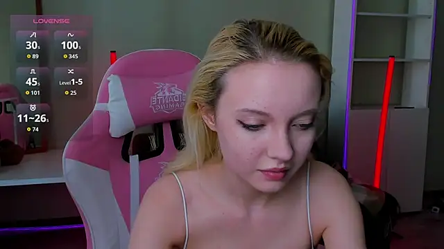  CloudNine  online show from 06-19-26, 03:33