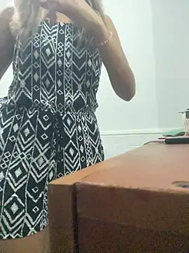 JennyFoxX X online show from 04-24-26, 09:06