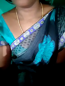 Snapshot of Tamil_Hot_HoneyBee chatting on 05-04-26, 02:02 Tamil Hot HoneyBee online show from 05-04-26, 02:02
