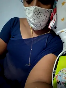 Snapshot of Tamil_Hot_HoneyBee chatting on 05-12-26, 05:54 Tamil Hot HoneyBee online show from 05-12-26, 05:54