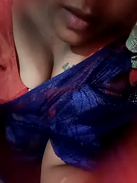 Snapshot of Tamil_Hot_HoneyBee chatting on 05-25-26, 03:56 Tamil Hot HoneyBee online show from 05-25-26, 03:56