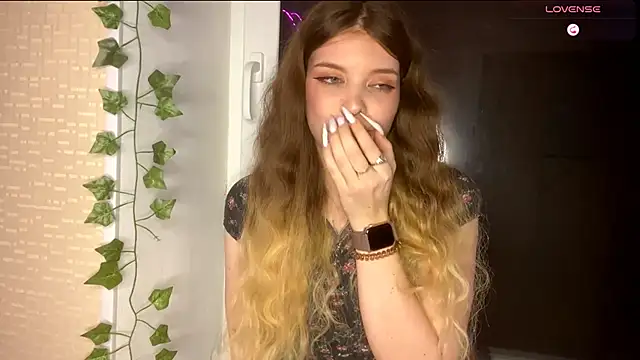  Lily Moon  online show from 04-25-26, 05:32