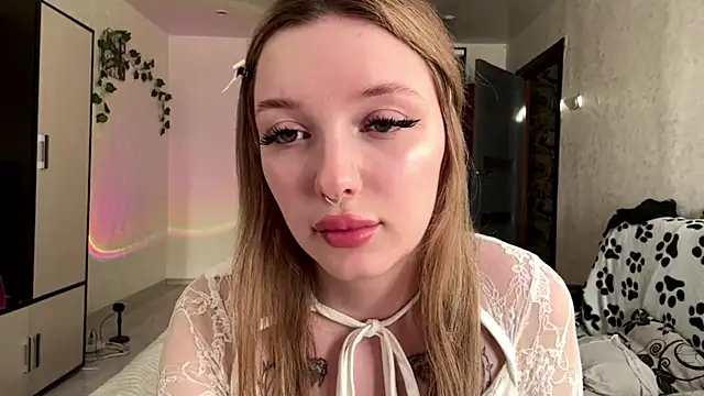 Snapshot of Elinthegreat chatting on 05-10-26, 03:06 Elinthegreat online show from 05-10-26, 03:06