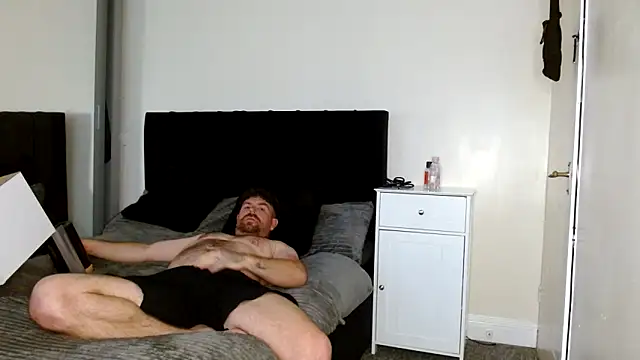 Naughtybihubbyxx online show from 05-05-26, 04:15