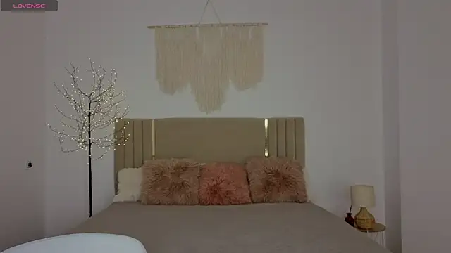Magic bunnyy  online show from 07-13-26, 05:43