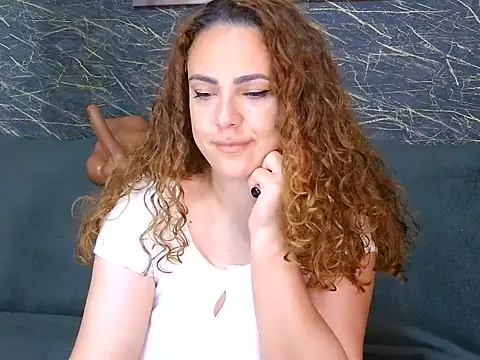 Snapshot of curlygirl35 chatting on 06-10-26, 09:57 curlygirl35 online show from 06-10-26, 09:57
