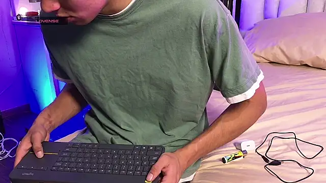 lyra-marco online show from 06-16-26, 07:11