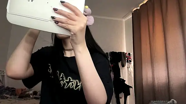 LouisePavlides online show from 05-10-26, 02:00