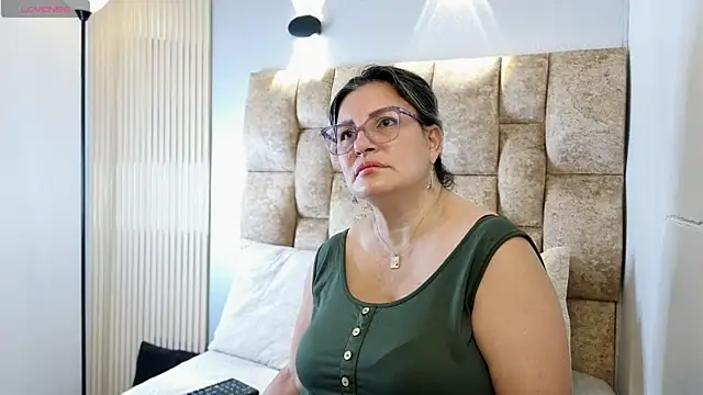Carolina crus  online show from 06-13-26, 11:19