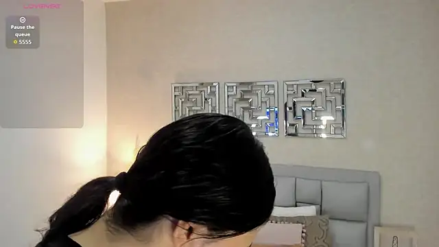 sofia  thompson online show from 05-16-26, 01:13