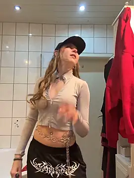 Lina-420 online show from 05-04-26, 08:49