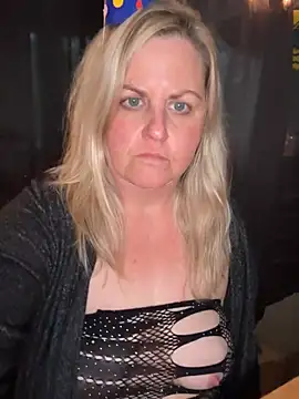 Snapshot of Bruiserboomer2 chatting on 05-15-26, 02:24 Bruiserboomer2 online show from 05-15-26, 02:24