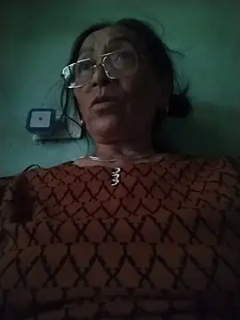 Snapshot of mouth22 chatting on 05-18-26, 05:57 mouth22 online show from 05-18-26, 05:57