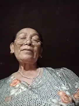 Snapshot of mouth22 chatting on 06-05-26, 05:47 mouth22 online show from 06-05-26, 05:47
