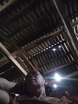 Snapshot of mouth22 chatting on 06-08-26, 01:28 mouth22 online show from 06-08-26, 01:28